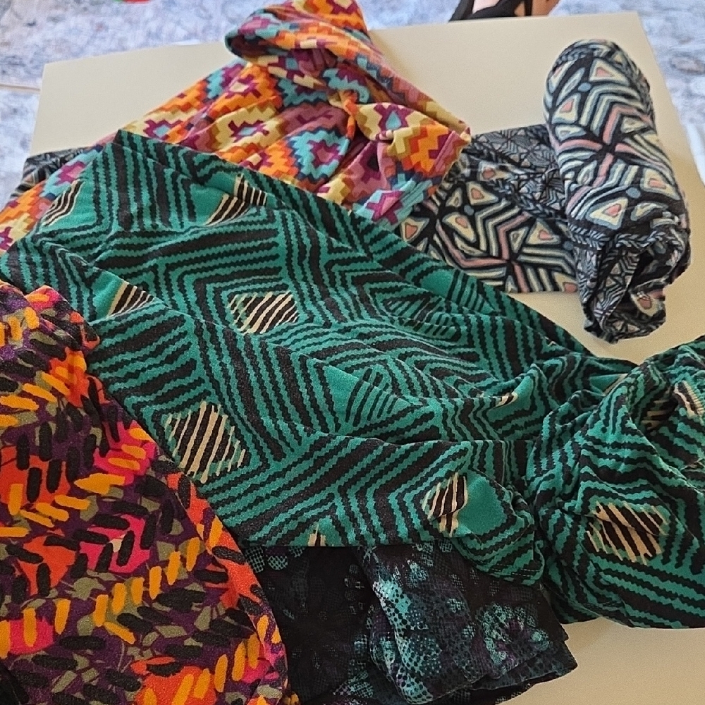 LuLaRoe Vibrant Patterned Leggings
